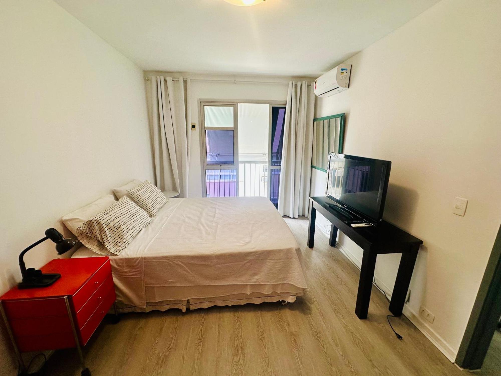 Apartment Heart Of Ipanema With Everything Need!